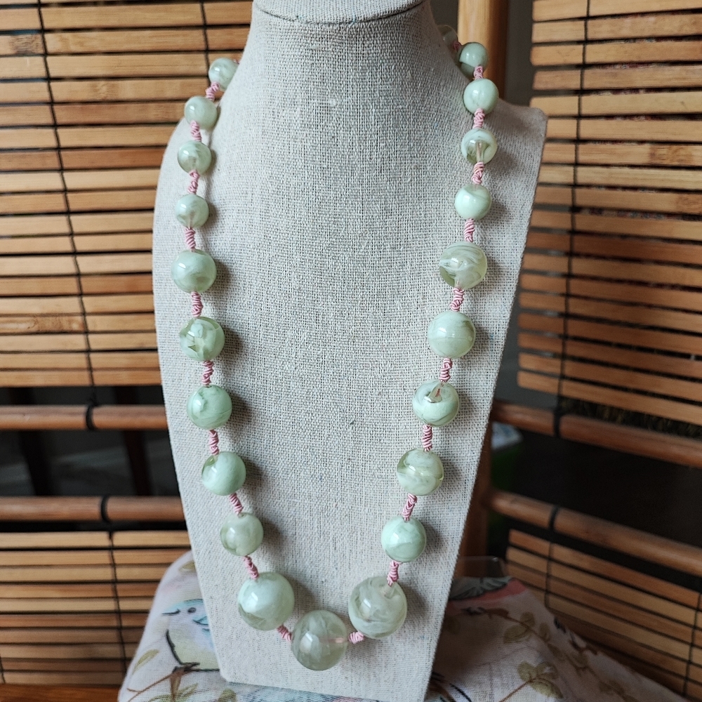 Mint Green Lucite Plastic Swirl Beads Bauble Necklace With Pink Satin Ribbon EUC